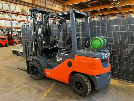 LPG VZV 2023  Toyota 02-8FGJF35 // Triplex // 1 Std. // Seitenschieber // (2)