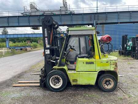 Carrelli elevatori GPL 1990  Clark C 500 Y // Triplex (1)