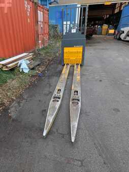 Prépateurs de commande horizontaux  Jungheinrich ECE 225 XL // Gabellänge 3,6m // Elektro // Batterie 2021 (2)