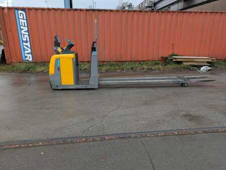 Plocktruckar horizontal 2016  Jungheinrich ECE 320 // 3,6 m Gabeln (1)