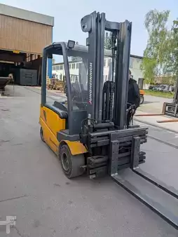 4-wiel elektrische heftrucks - Jungheinrich EFG 430 G+E115-550DZ / tripl. Zinkenversteller // Batterie 2022 (2)