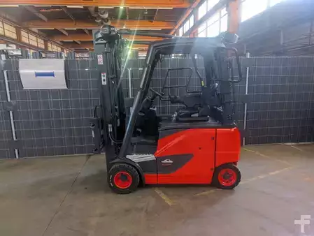 Elektro 4 Rad 2020  Linde E 20 PH-02 /Triplex / 3+4 Ventil / HH 5070 mm / 1829 std. (1)