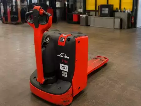 Wózki niskiego podnoszenia 2018  Linde T 16 Batterie wechsel Hubwagen (2)