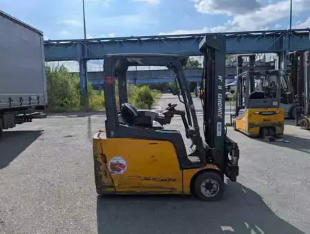 Carrelli elettrici 3 ruote 2014  Jungheinrich EFG 218 // Elektro // Gabeln 1200 mm (2)