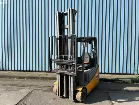 Electric - 3 wheels 2016  Jungheinrich EFG 216 / 2026 Batterie refurbished/ Lastschutzgitter (1)