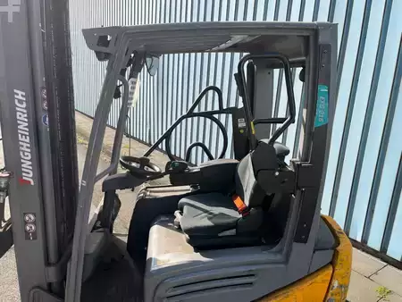 Electric - 3 wheels 2016  Jungheinrich EFG 216 / 2026 Batterie refurbished/ Lastschutzgitter (4)