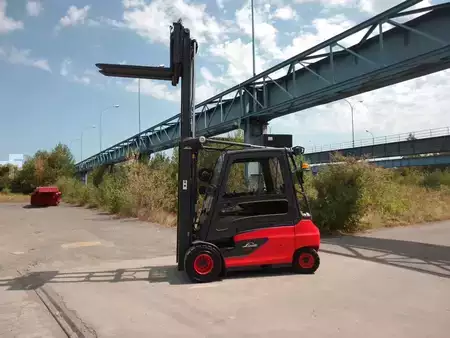 Elektro 4 Rad 2018  Linde E35L-01 // Vorschubgabeln // Container fähig (2)