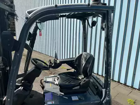 Electric - 4 wheels - Toyota 8FBEK16T (4)