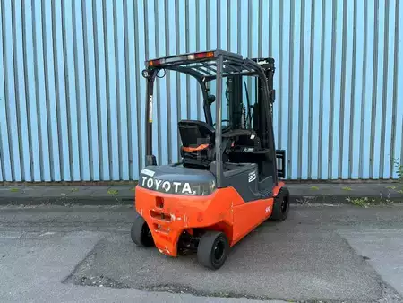 Elektro čtyřkolový VZV - Toyota 8FBM20T (3)
