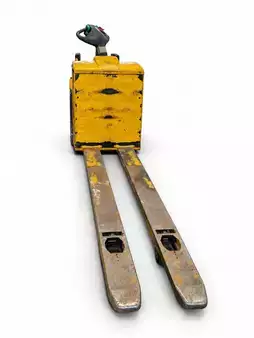 Lavtløftende truck 2018  Jungheinrich ERE 225 // 2400 mm Gabeln // Initialhub // 2 weitere baugleiche Geräte verfügbar - Paketpreis möglich!!! (2)