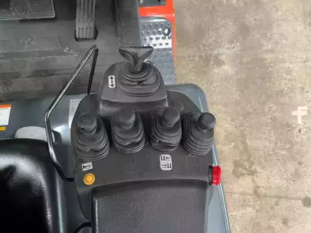 Chariots électriques à 4 roues 2021  Toyota 8FBMT25 (6)