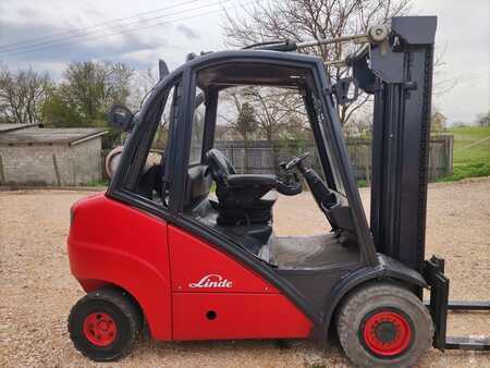 Propane Forklifts 2006  Linde H 35 T (4) 