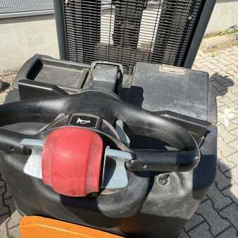 Stacker de condutor em pé 2006  Still EGVS14 (5)