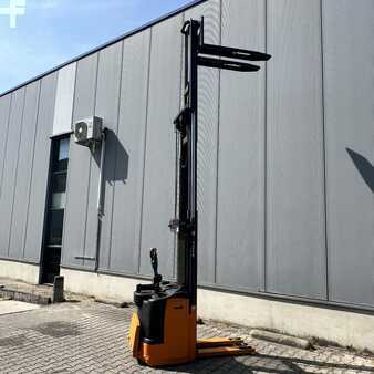 Stacker de condutor em pé 2006  Still EGVS14 (7)