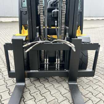 Chariots élévateurs diesel 2007  Yale GDP55VX (12)