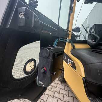 Chariot élévateur diesel 2017  CAT Lift Trucks DP30NT (18)