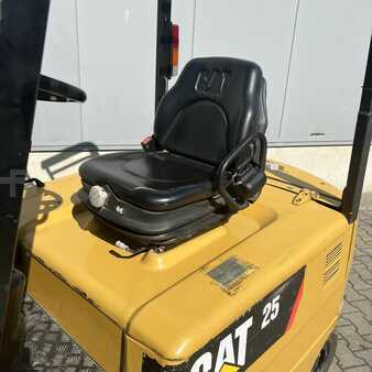 Elektrisk- 4 hjul 2014  CAT Lift Trucks EP25K-PAC (5)