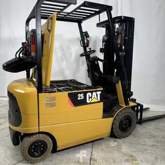 Chariot 4 roues électrique 2014  CAT Lift Trucks EP25K-PAC (4) 