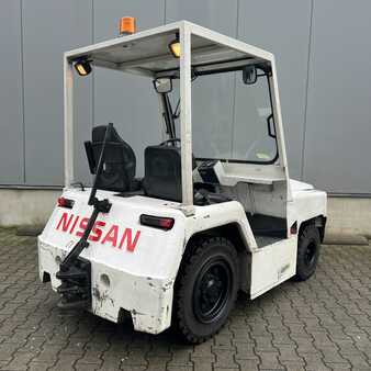 Chariot tracteur 2018  Nissan FV02A25U (2)