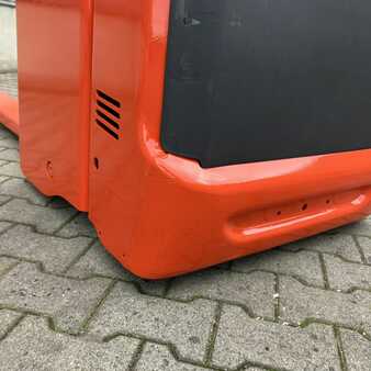 Nízkozdvižný vozík 2019  Linde T30 (131) (9)