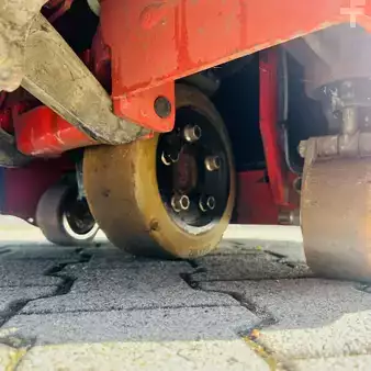 Lavtløftende truck 2016  Linde T20AP (131) (16)