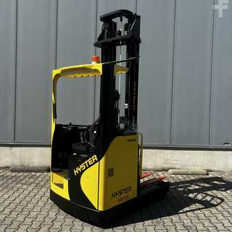 Chariot à mât rétractable 2009  Hyster R1.4H (1)