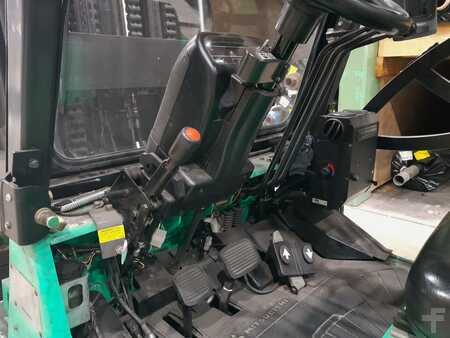 LPG VZV 2007  Mitsubishi FGC70K (4)