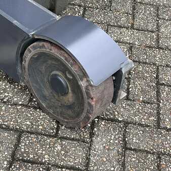 Työntömastotrukki 2018  Linde R14 HD (1120) (14)