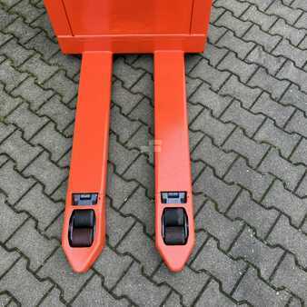 Linde T30AP (131)