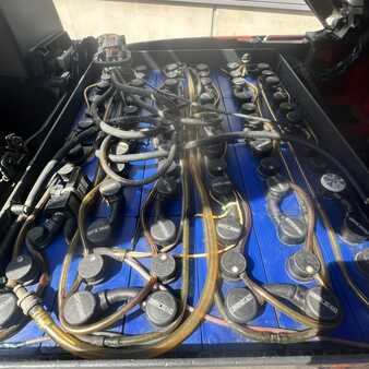 Eléctrico - 4 rodas 2016  Linde E16PH (386-02) EVO (11)