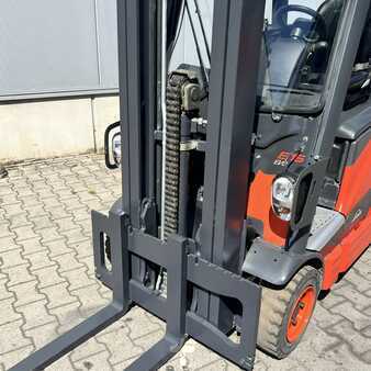 Eléctrico - 4 rodas 2016  Linde E16PH (386-02) EVO (13)
