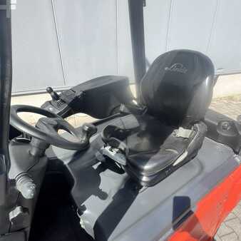 Eléctrico - 4 rodas 2016  Linde E16PH (386-02) EVO (5)