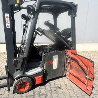 Eléctrico - 4 rodas 2016  Linde E16PH (386-02) EVO (9)