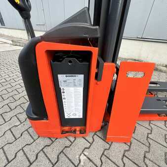 Pallet Stackers 2007  Linde L20 (8)