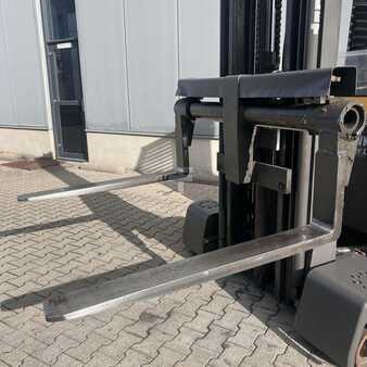 Čtyřcestný retrak 2001  Atlet 200DTFVRE735UFS (20)