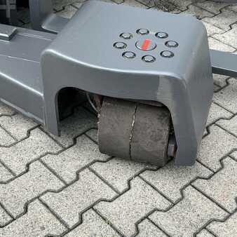 Vierweg reachtrucks 2005  Atlet UFS250DTFVRE480 (6)
