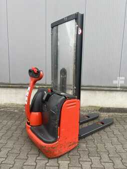 Wózek wysokiego podnoszenia 2002  Linde L10 (379) (1)