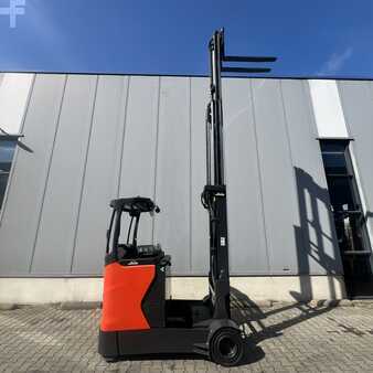Carrelli retrattili 2016  Linde R20G (1120) (18)