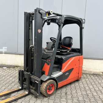 3-wiel elektrische heftrucks 2014  Linde E16H (386-02) (1)