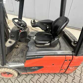 Elektryczne 3-kołowe 2014  Linde E16L (386) (3)