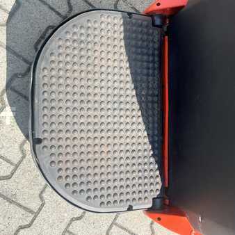 Nízkozdvižný vozík 2013  Linde T20AP (131) (7)
