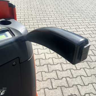 Nízkozdvižný vozík 2013  Linde T20AP (131) (9)