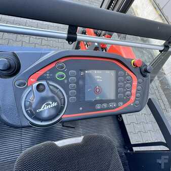 Wózki do eksploatacji w wąskich korytarzach 2021  Linde Kombi L-Head (5231) (15)
