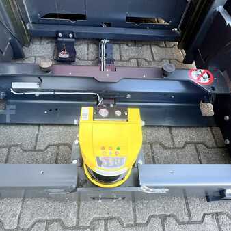 Wózki do eksploatacji w wąskich korytarzach 2021  Linde Kombi L-Head (5231) (21)