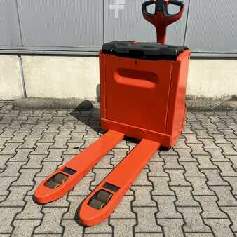 Nízkozdvižný vozík 2015  Linde T16 (1152) (2)