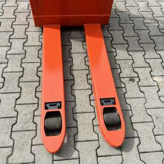 Nízkozdvižný vozík 2013  Linde T16 (1152) (15)