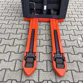 Wózek wysokiego podnoszenia 2018  Linde L20i (1173) (10)