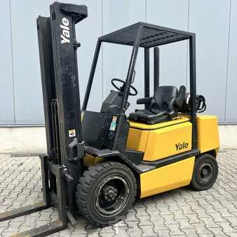 Empilhador a gás 1995  Yale GLP30TF (1)