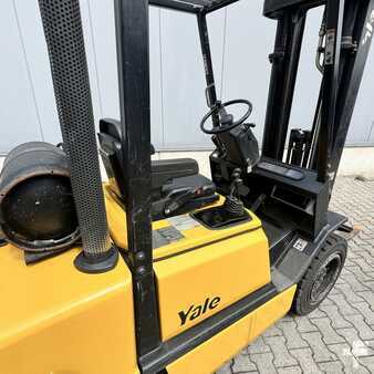 Empilhador a gás 1995  Yale GLP30TF (14)