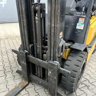 Empilhador a gás 1995  Yale GLP30TF (9)